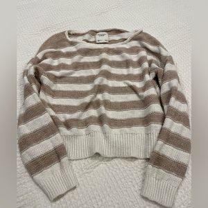 Abercrombie & Fitch Tan and white light to medium weight sweater